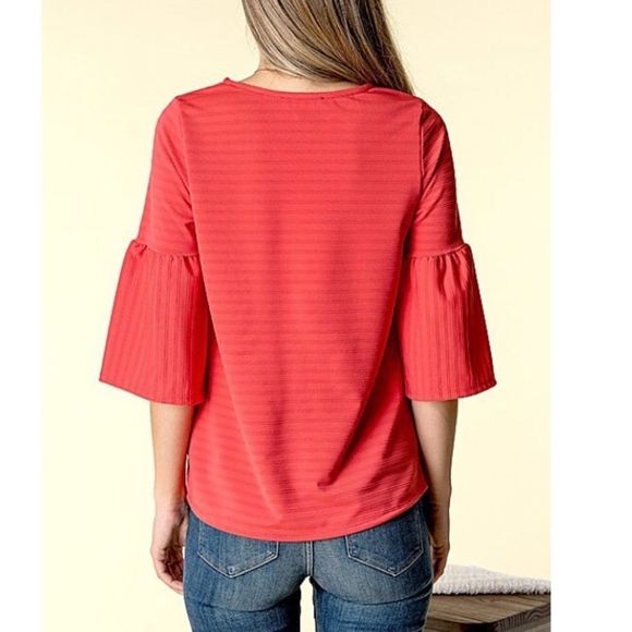 Bell Sleeve Textured Blouse M-L - Picture 3 of 8